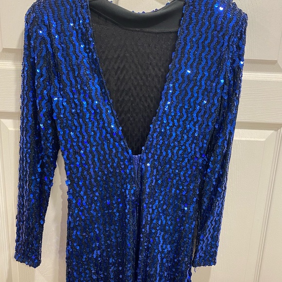 Jarrod’s sapphire blue sequin formal gown. Size 9/10 - Picture 8 of 12